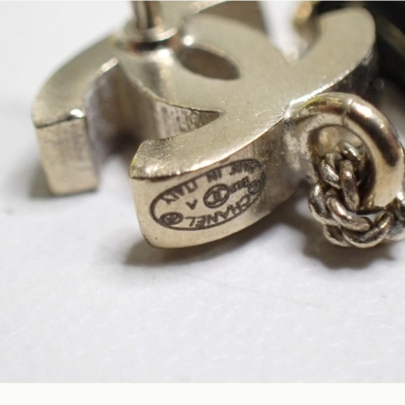 Chanel Black Enamel Bag Dangle Earrings with Pearl Accent Authentic Vintage - Picture 6 of 10